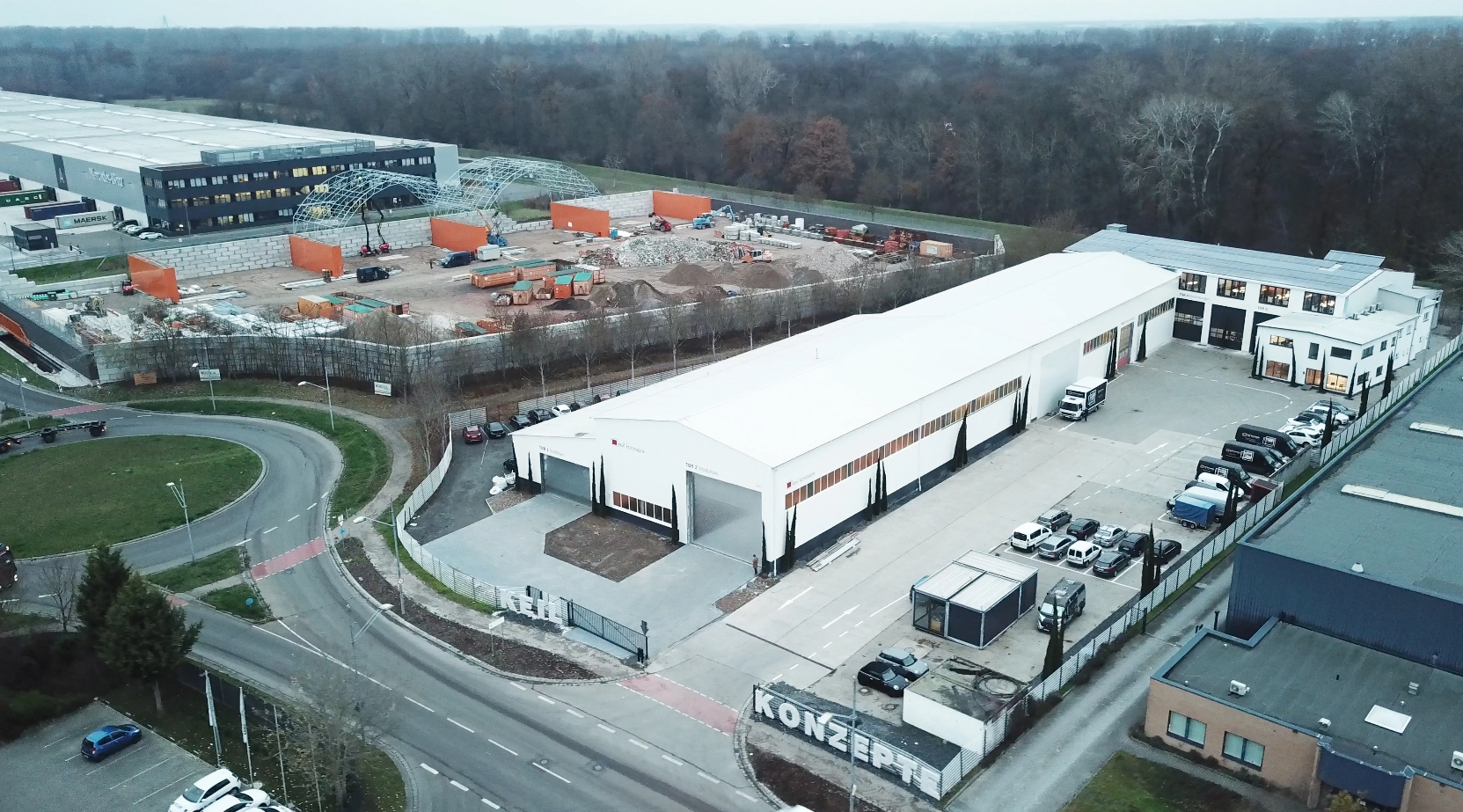 After one year of reconstruction, the whole company moves from Ludwigshafen Rheingönhein to Speyer to the new company headquarters. Here 10.000 sqm area, more than 6000 sqm hall area and 1500 sqm office and meeting rooms are available